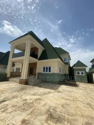 4bdrm Duplex in Lugbe Abuja for rent