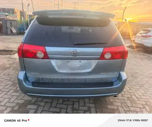 Toyota Sienna LE 2008 Blue