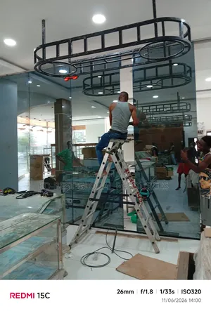 Dark Reflective Glass Frameless Curtain Wall