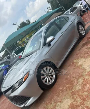 Toyota Camry 2020 Silver