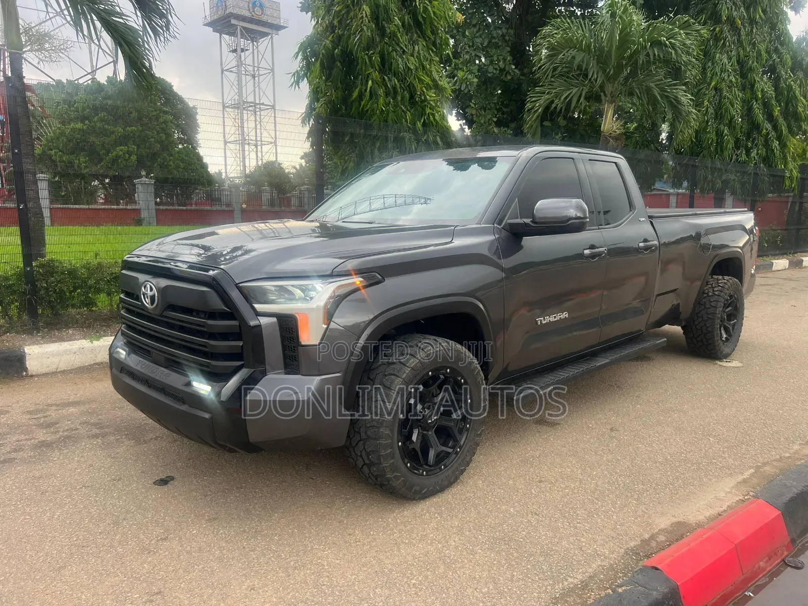 Toyota Tundra 2023 Black