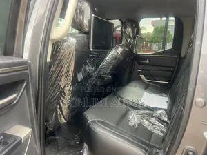 Toyota Tundra 2023 Black
