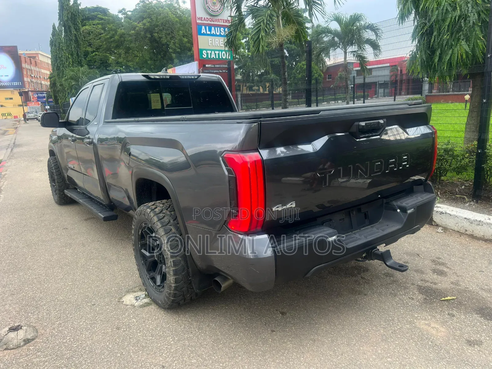 Toyota Tundra 2023 Black