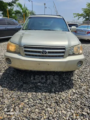 Toyota Highlander 2004 Gold