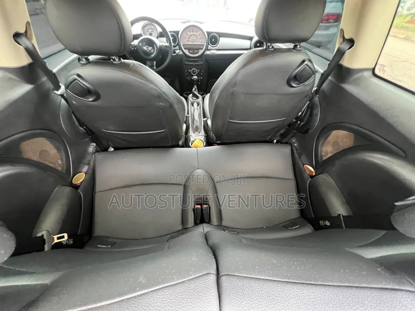 Mini Cooper 2011 Yellow