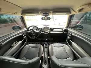 Mini Cooper 2011 Yellow