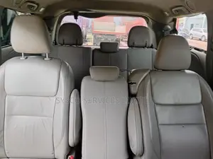 Toyota Sienna XLE 7-Passenger 4dr Minivan AWD (3.5L 6cyl 6A) 2015 White