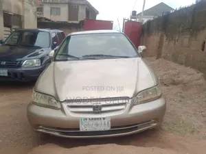 Honda Accord 2000 Silver