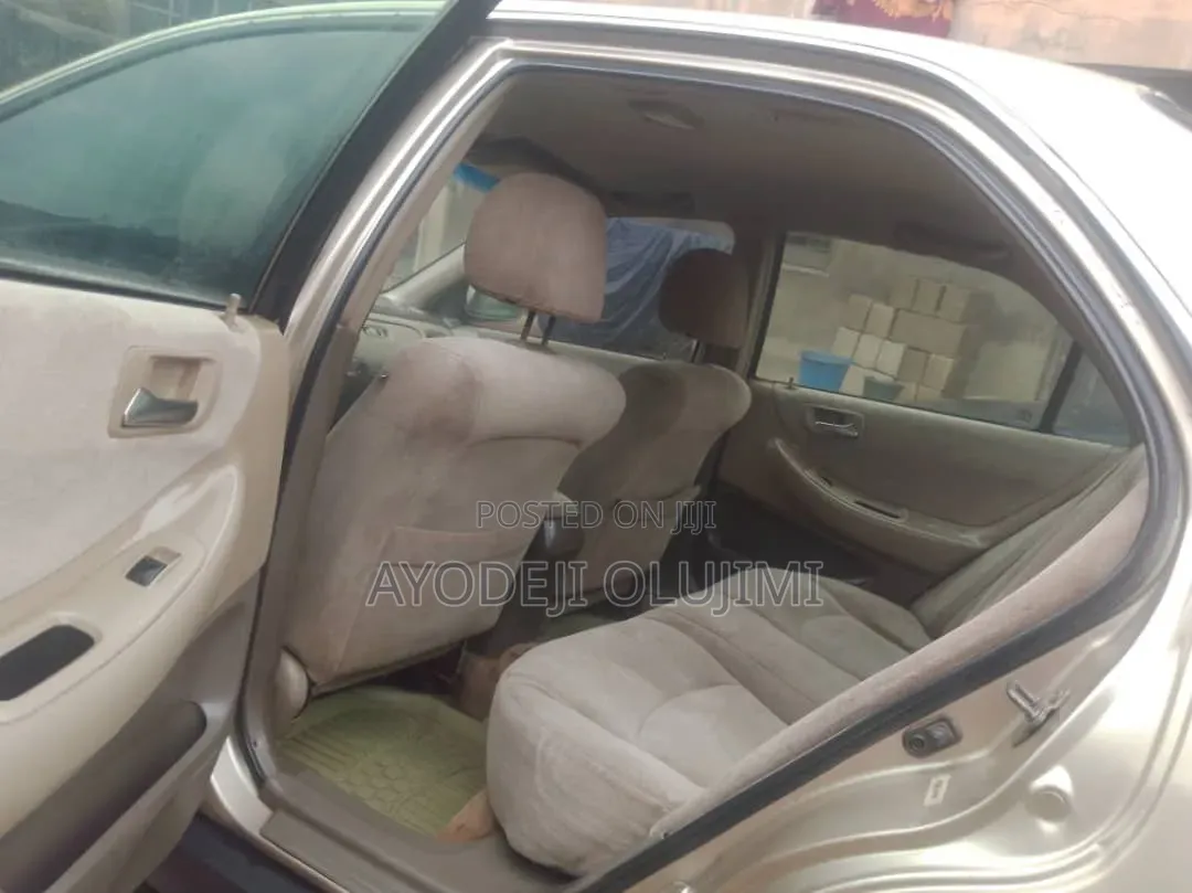 Honda Accord 2000 Silver