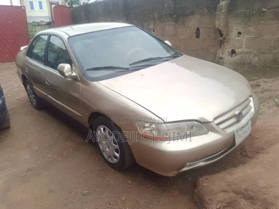 Honda Accord 2000 Silver