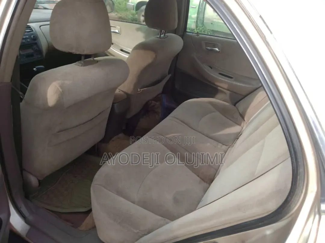 Honda Accord 2000 Silver