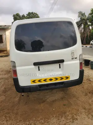 Nissan UD 2005 White