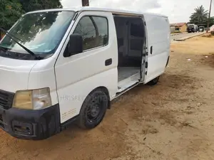 Nissan UD 2005 White