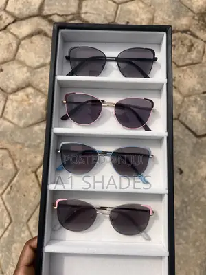 Chloe Katty Photochromic Glasses