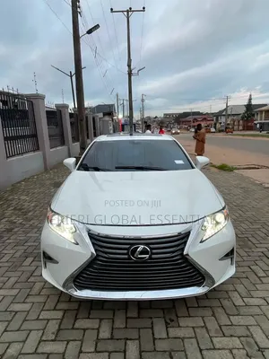 Lexus ES 2013 White