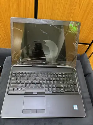 Laptop Dell Precision 7520 16GB Intel Core i7 SSD 512GB