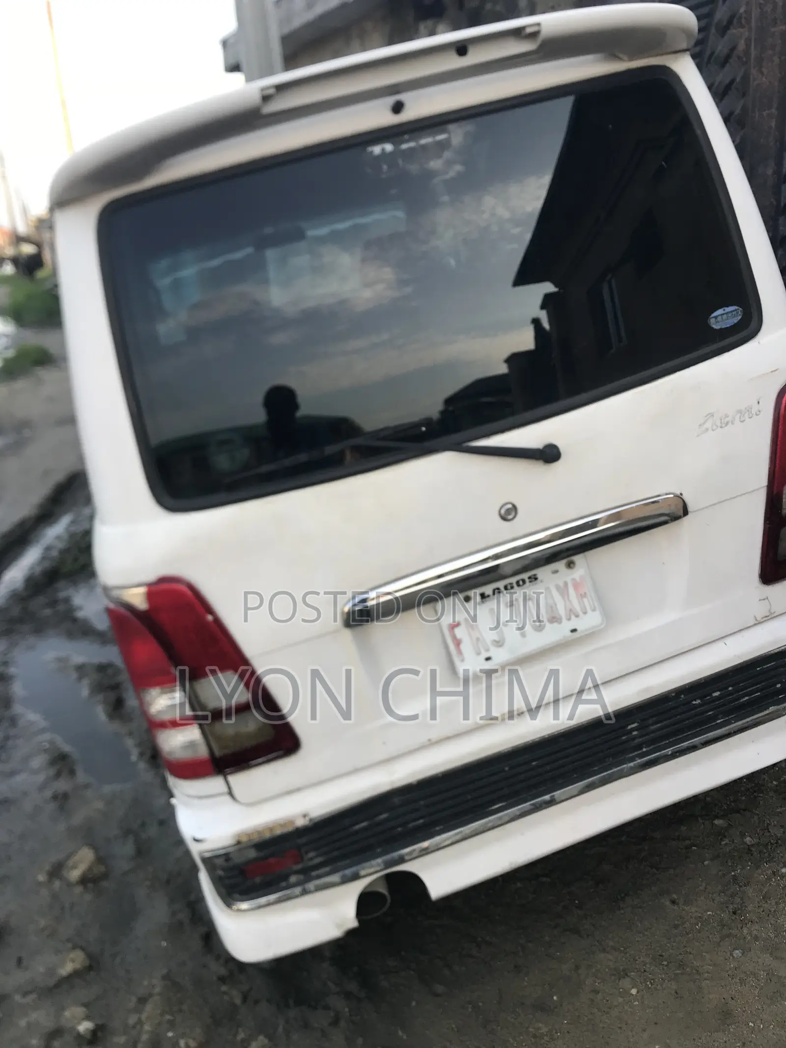Suzuki APV Minibus 2012 White