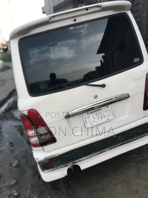 Suzuki APV Minibus 2012 White