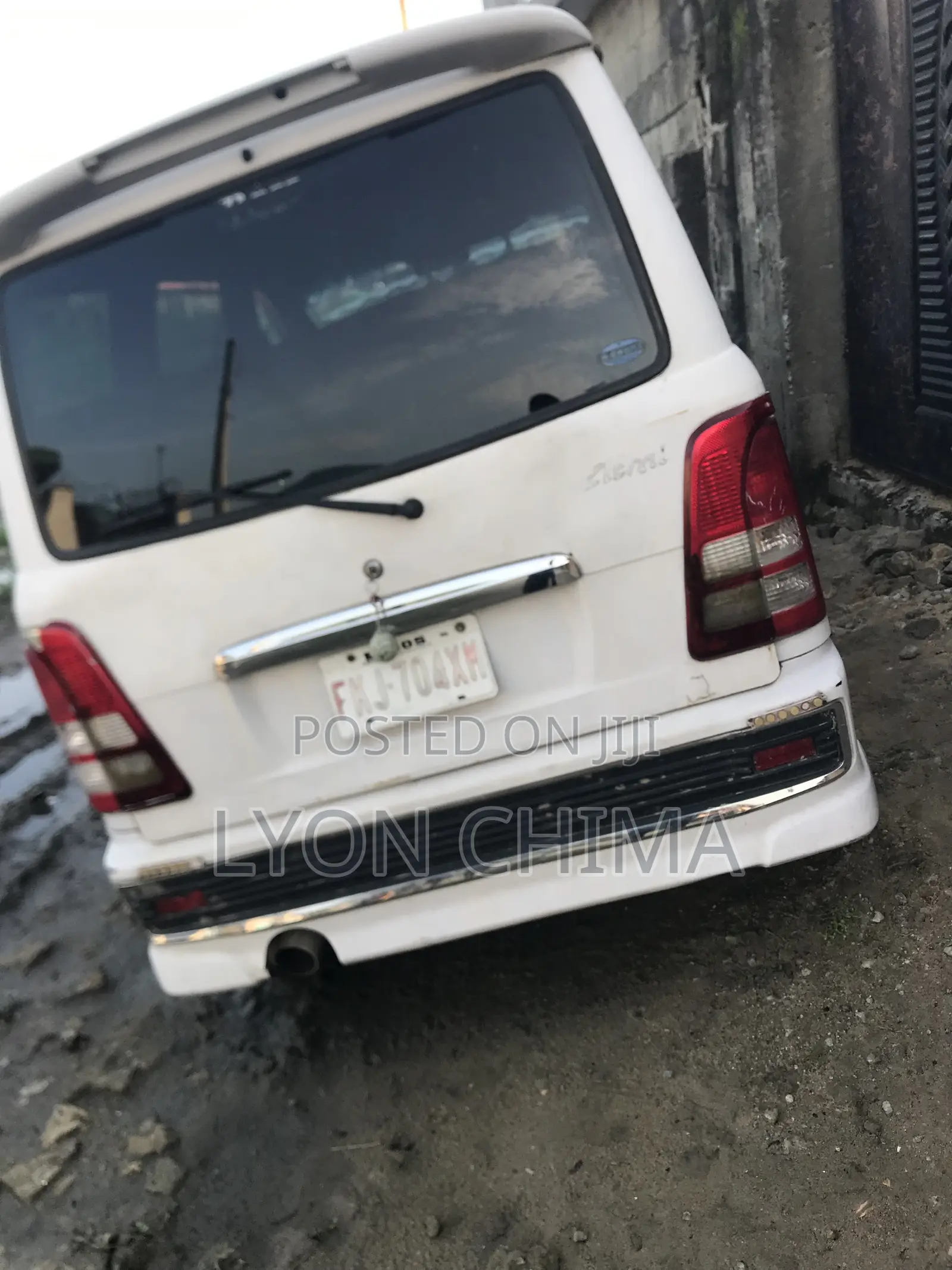 Suzuki APV Minibus 2012 White