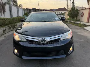 Toyota Camry XLE 4dr Sedan (2.5L 4cyl 6A) 2013 Black