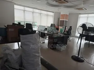 An Open Plan Modern Office Space on the 2nd Floor With Ample Parking