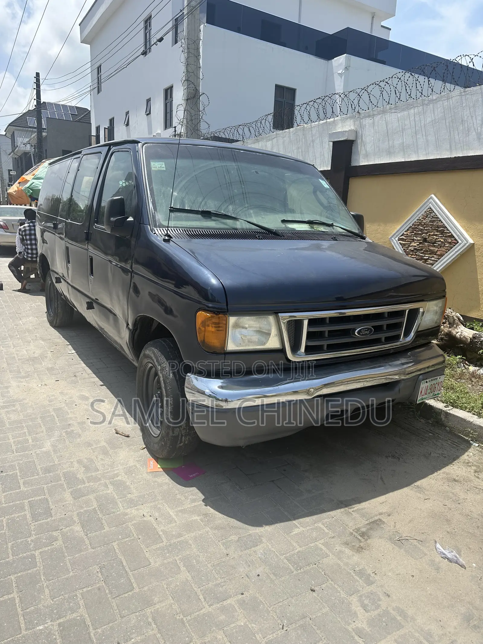 Ford E250 2006 Blue