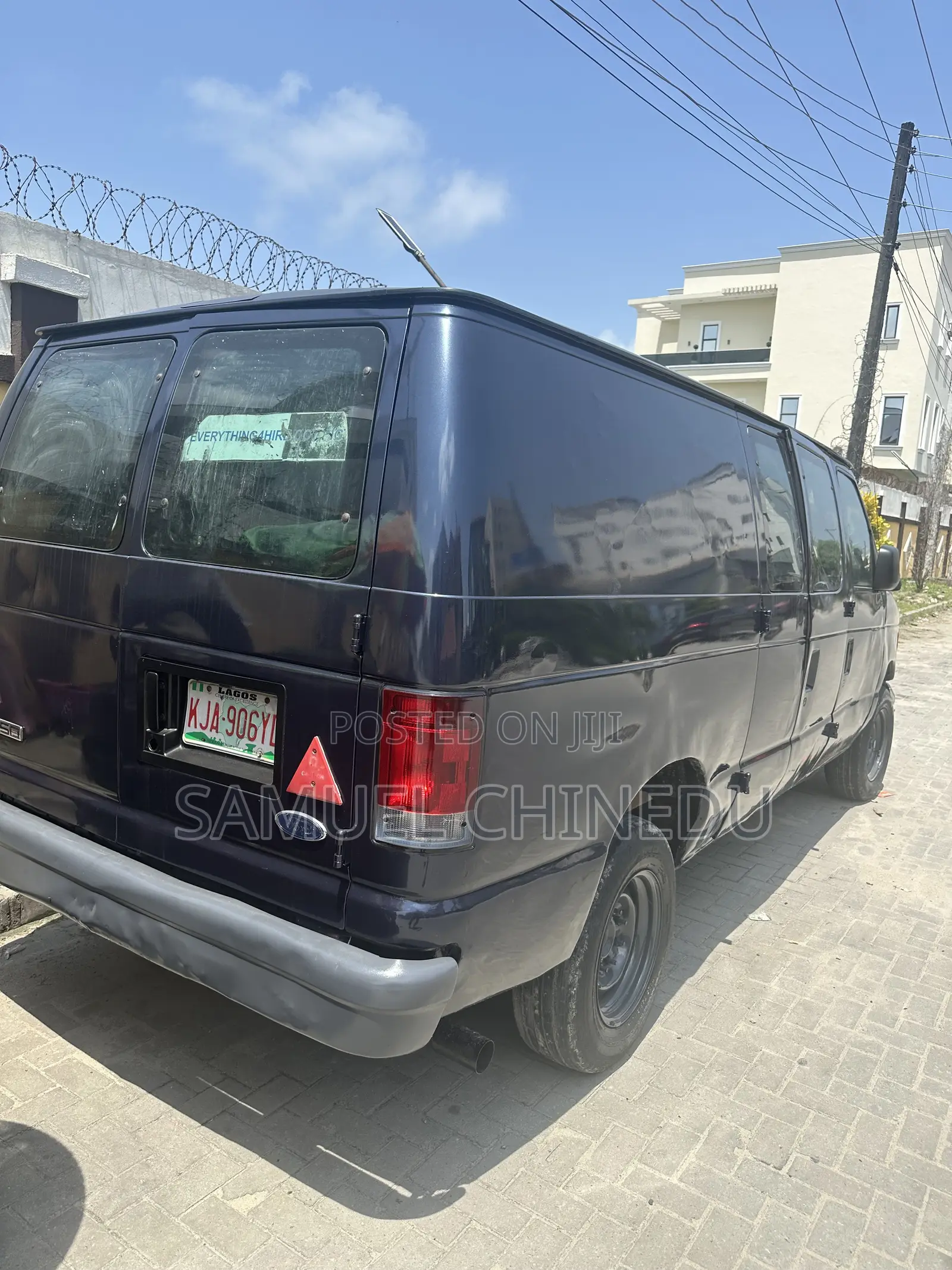 Ford E250 2006 Blue