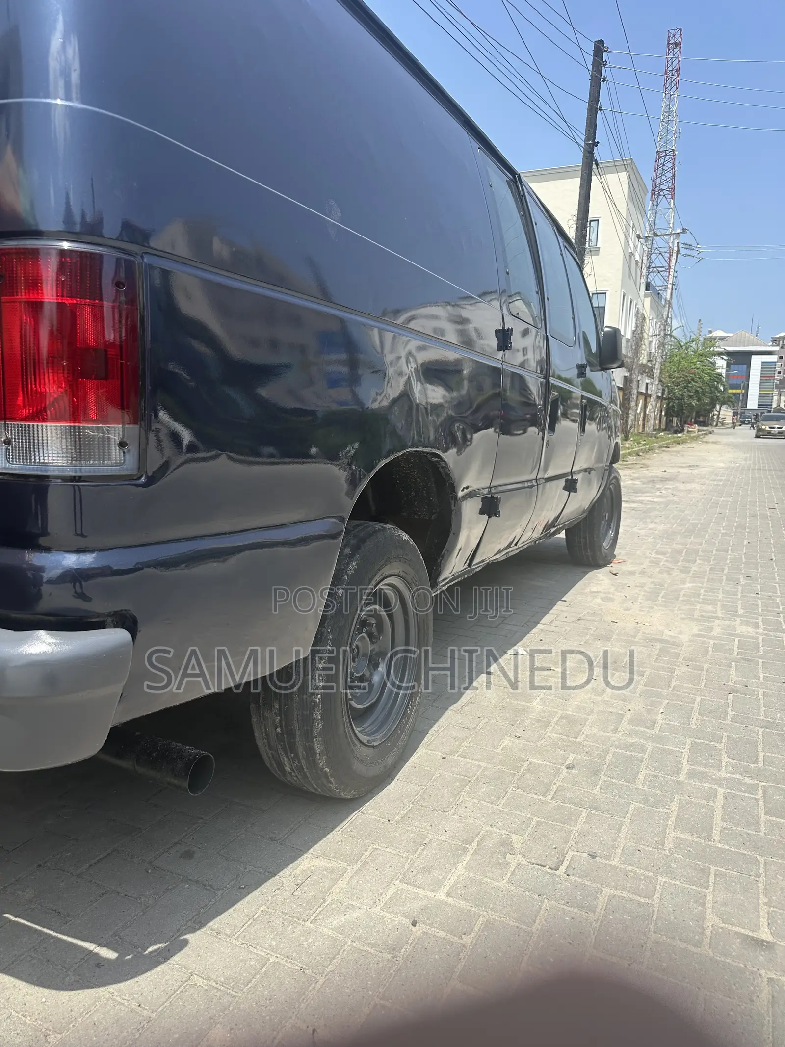 Ford E250 2006 Blue
