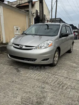 Toyota Sienna LE AWD 2009 Silver
