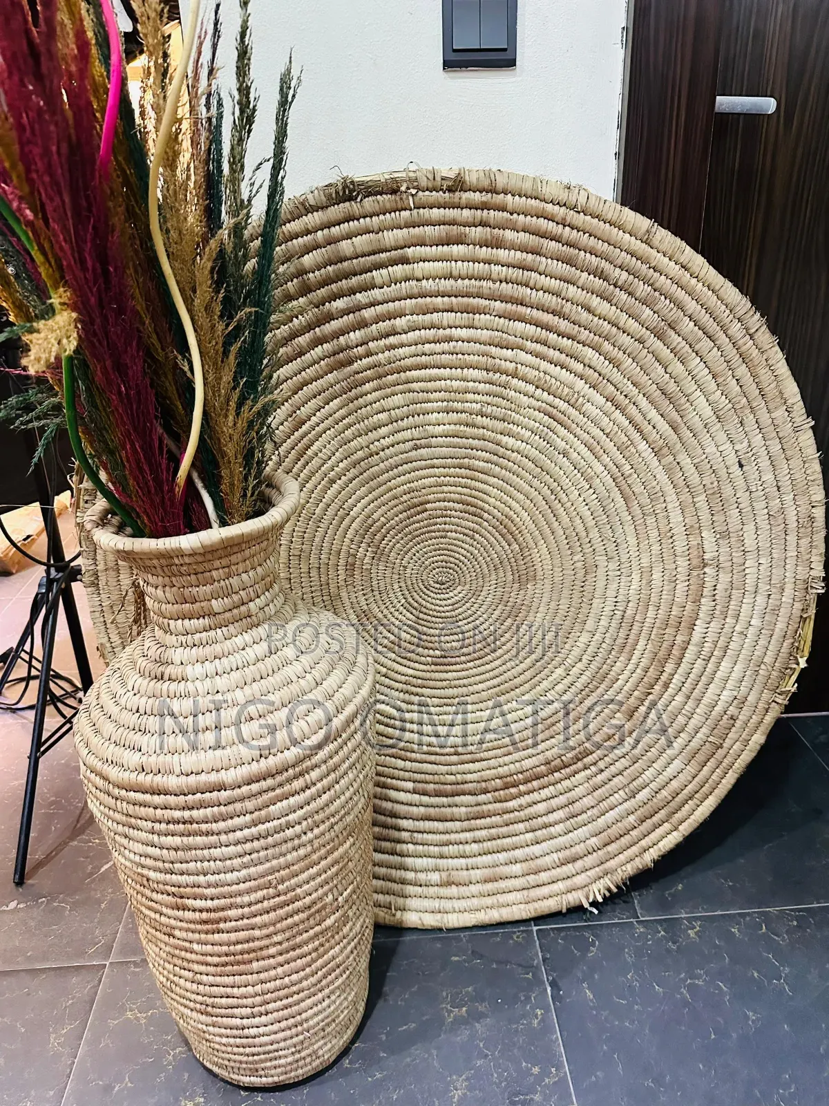 Flower Vase and Mat