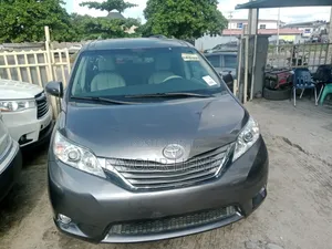 Toyota Sienna 2013 Gray