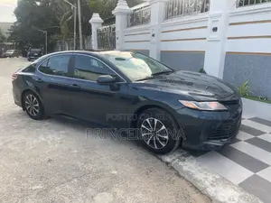 Toyota Camry 2018 Green