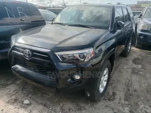 Toyota 4-Runner 2024 Black