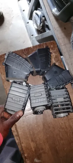Disboard a/C Vent Hiace