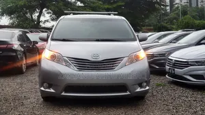 Toyota Sienna 2016 Gray