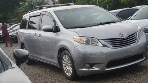 Toyota Sienna 2016 Gray