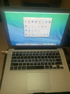 New Laptop Apple MacBook 2013 4GB Intel Core i5 SSD 128GB