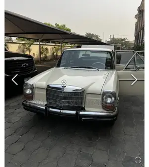 Vintage Mercedes Benz W114 for Hire