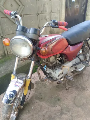 Bajaj Boxer 125 2024 Red