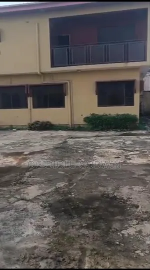 Twin 5 Bedroom Duplexes