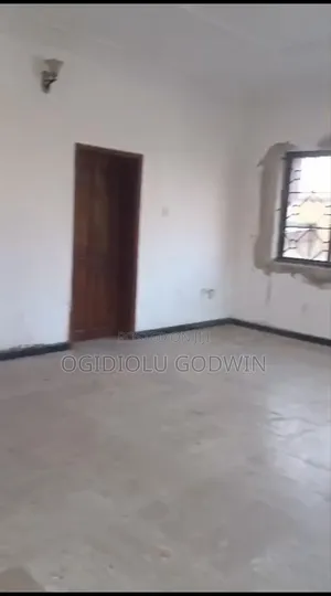 Twin 5 Bedroom Duplexes