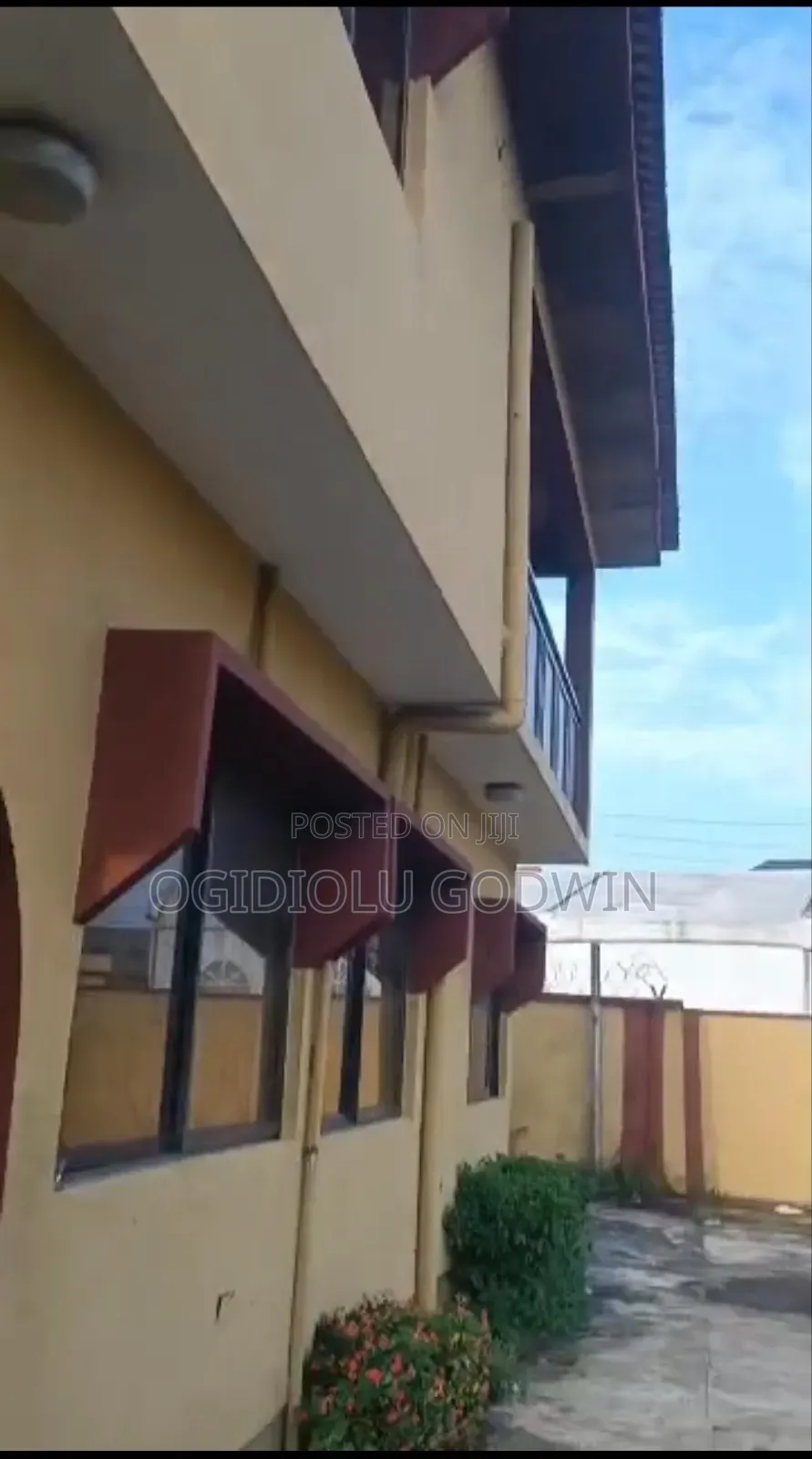 Twin 5 Bedroom Duplexes
