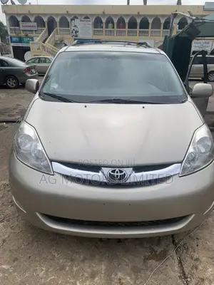 Toyota Sienna 2006 Gold