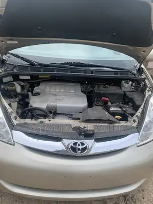 Toyota Sienna 2006 Gold