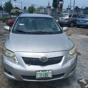 Toyota Corolla 2010 Silver