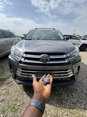 Toyota Highlander XLE AWD 2020 Gray