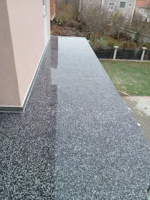 Epoxy/Flakes Floor