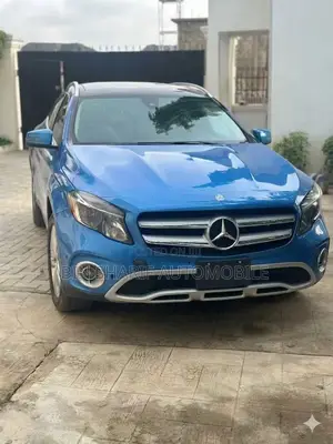 Mercedes-Benz GLA 250 2015 Blue