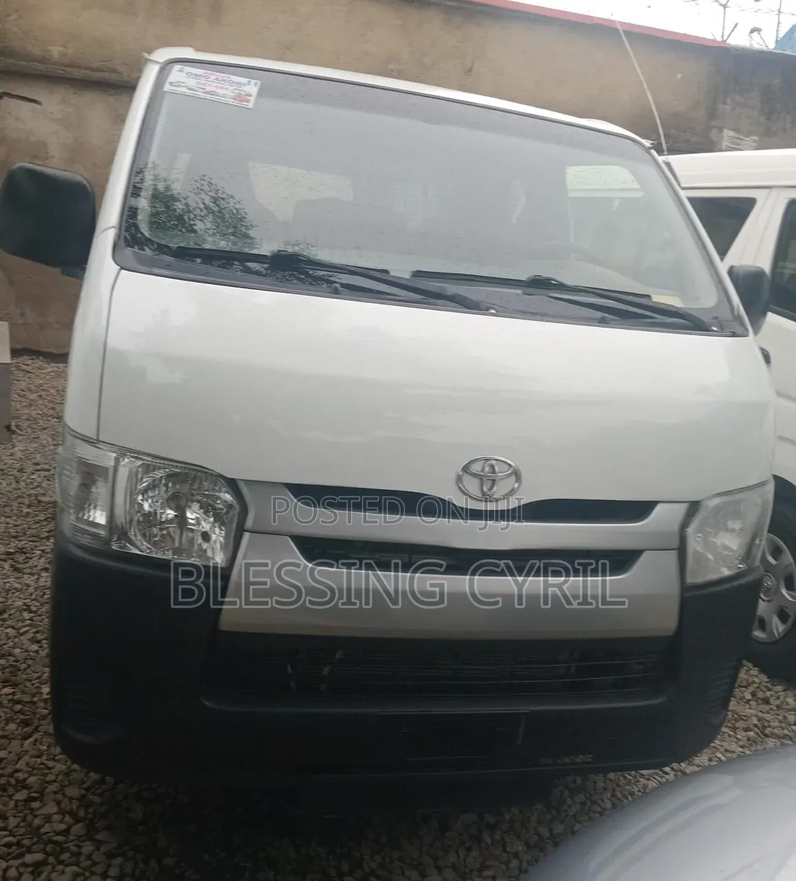 Toyota HiAce 2014 White