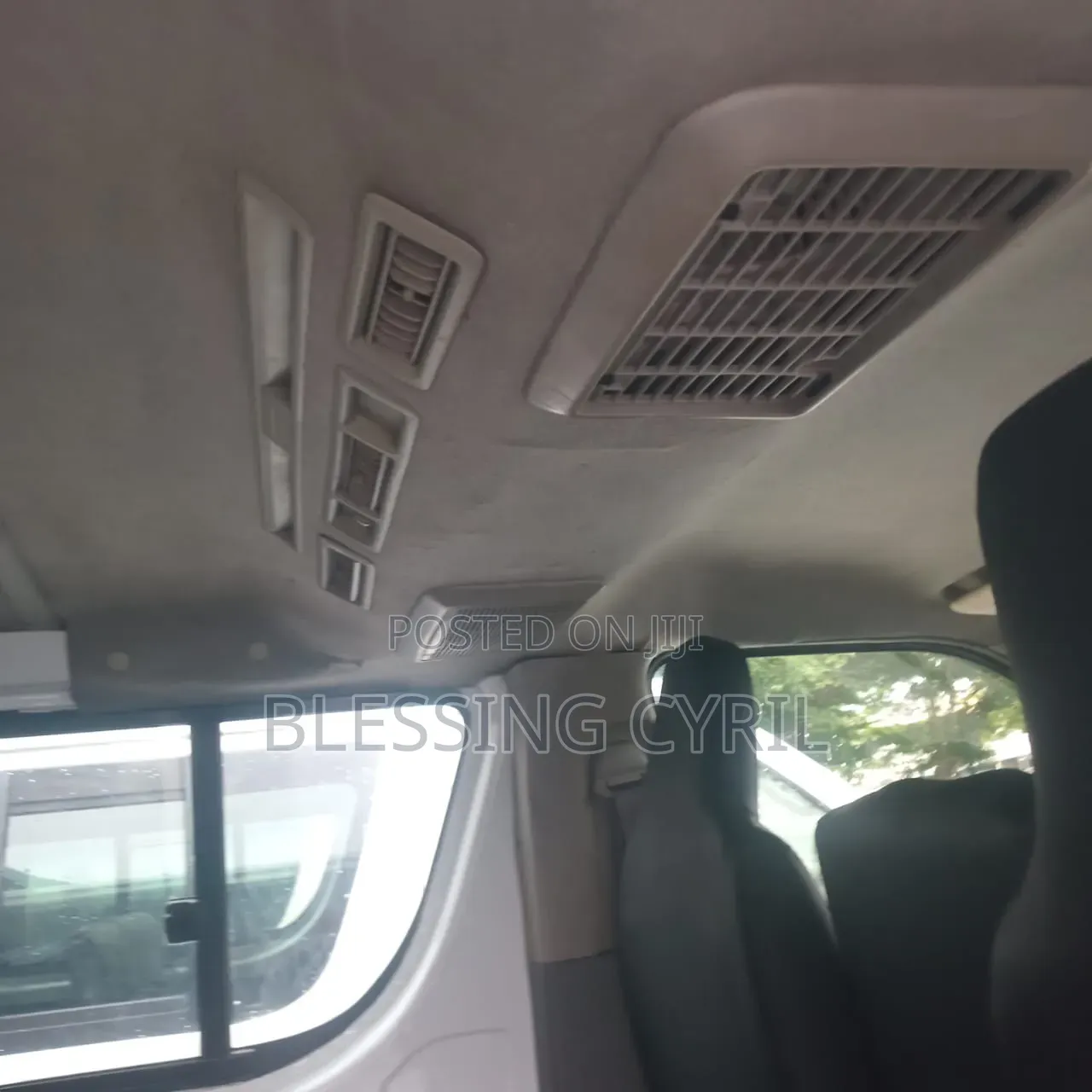 Toyota HiAce 2014 White